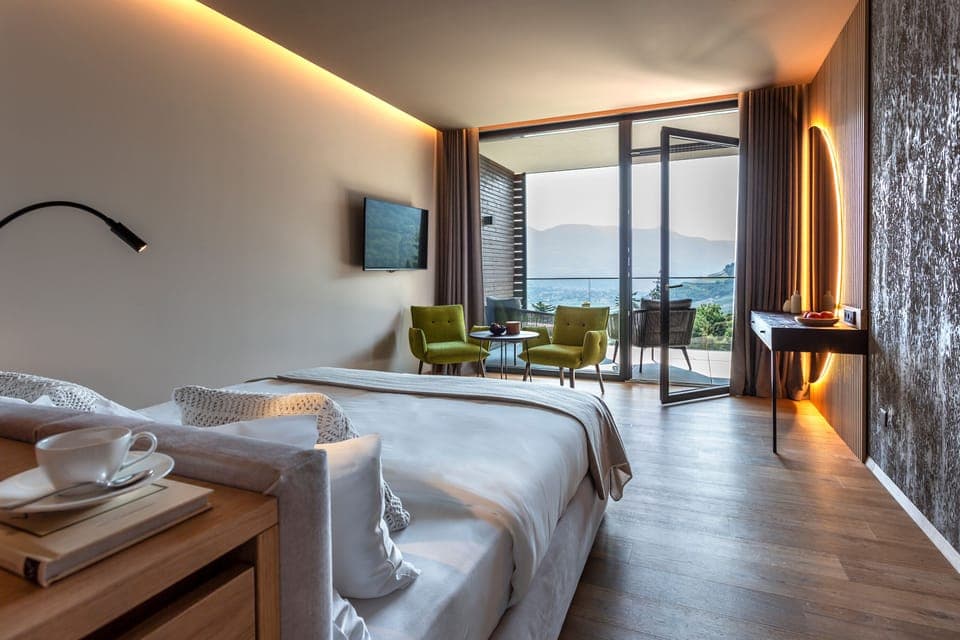 Premium bedding, down comforters, pillowtop beds, free minibar