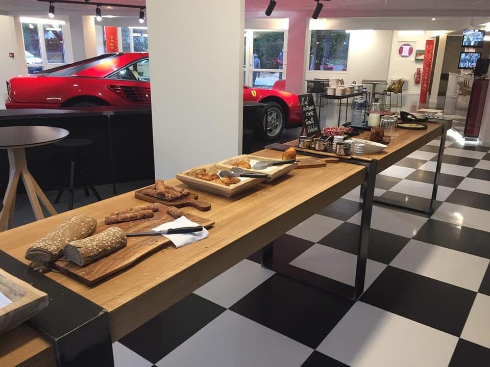 Daily buffet breakfast (EUR 9.50 per person)