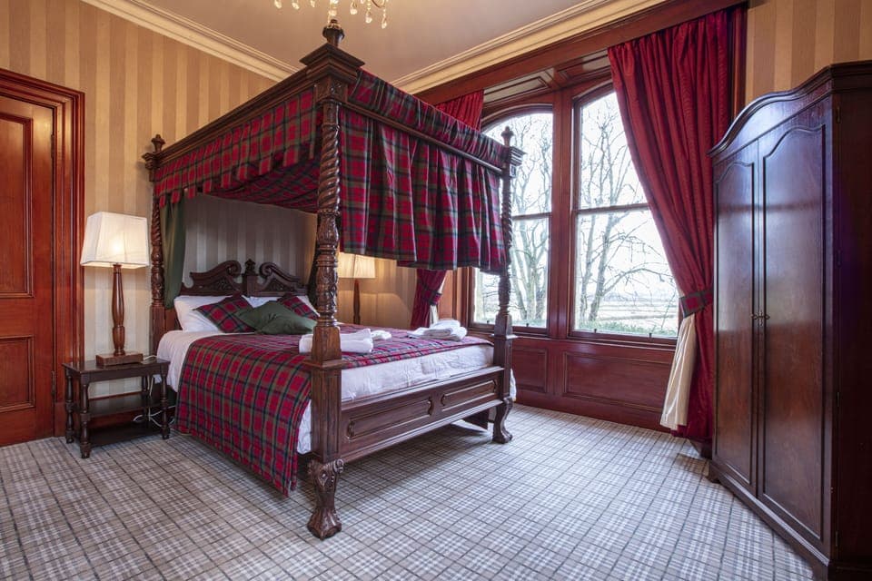 House | 7 bedrooms, iron/ironing board, free WiFi, bed sheets