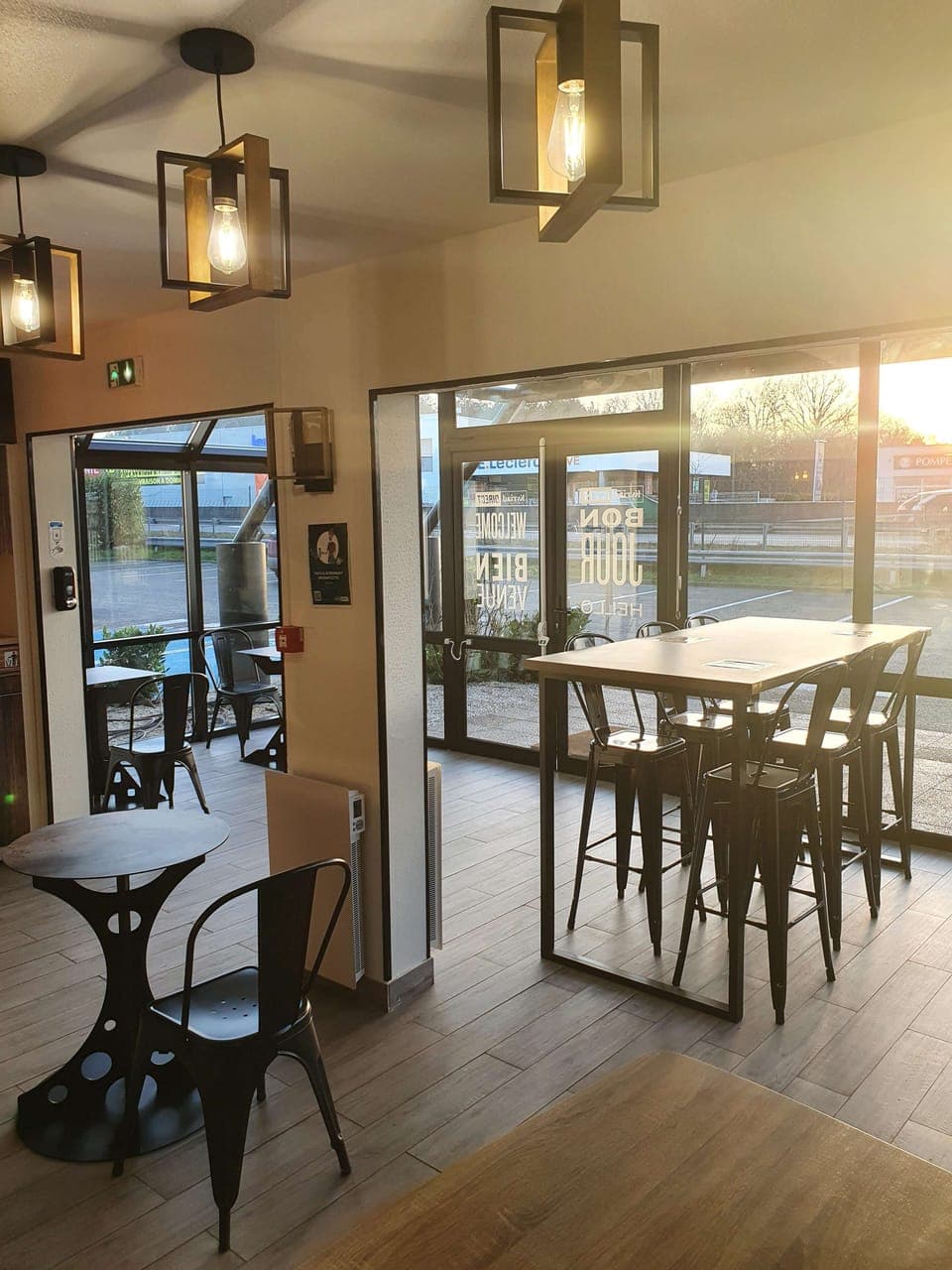 Buffet breakfast on weekdays (EUR 8.50 per person)