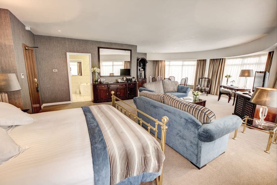 In-room safe, desk, laptop workspace, blackout drapes