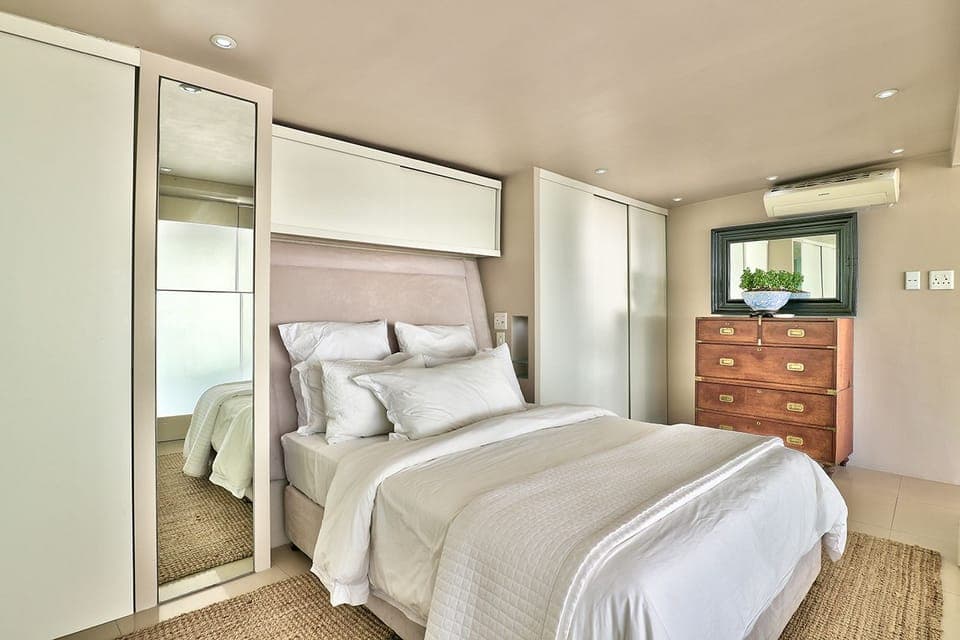 Luxury House | 4 bedrooms, premium bedding, in-room safe, iron/ironing board