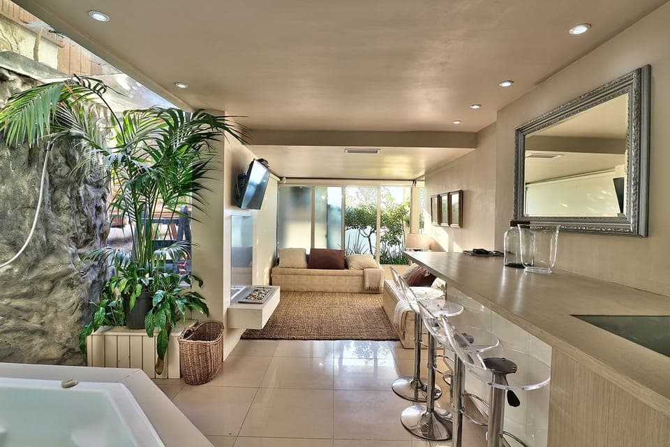 Luxury House | Living area | 75-inch flat-screen TV with digital channels, TV