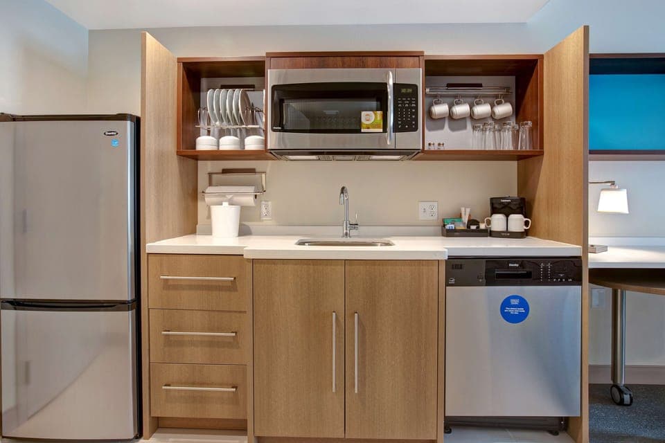 Fridge, microwave, dishwasher, coffee/tea maker