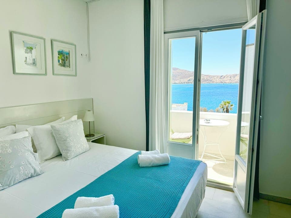 Suite, Sea View | In-room safe, individually decorated, individually furnished, desk