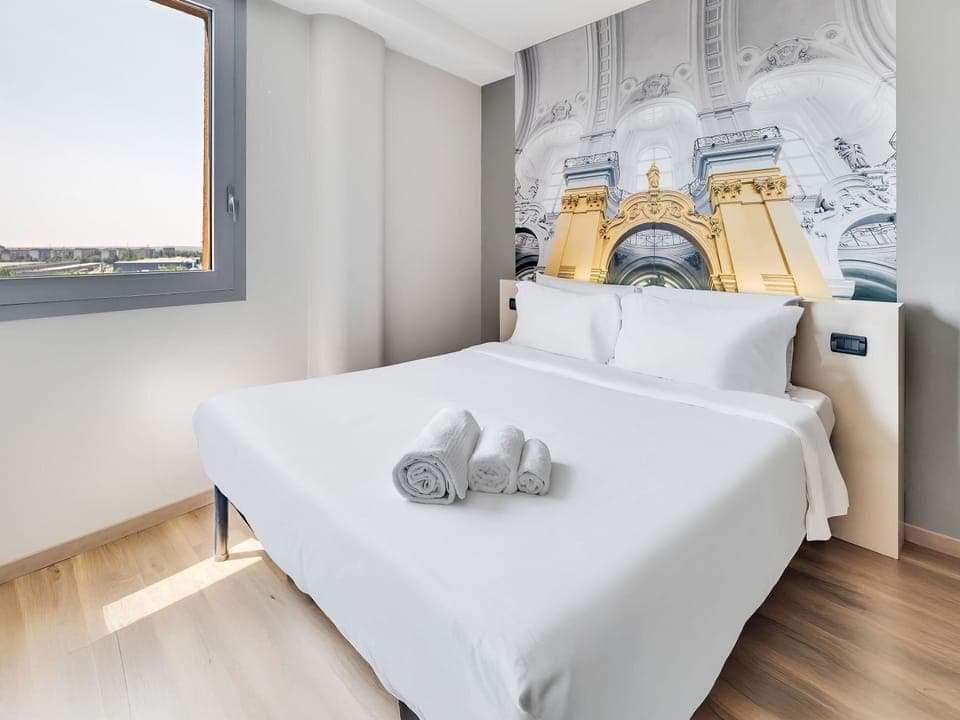 Superior Double Room, Non Smoking | In-room safe, desk, laptop workspace, blackout drapes