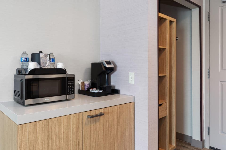 In-room safe, desk, free cribs/infant beds, free rollaway beds