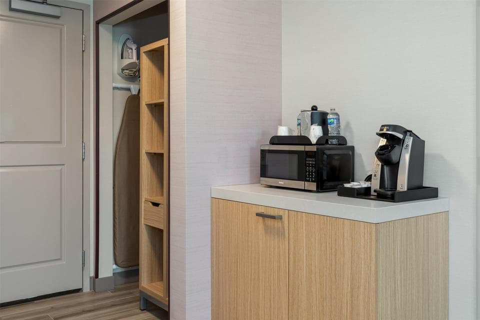 Room, Accessible | In-room safe, desk, free cribs/infant beds, free rollaway beds