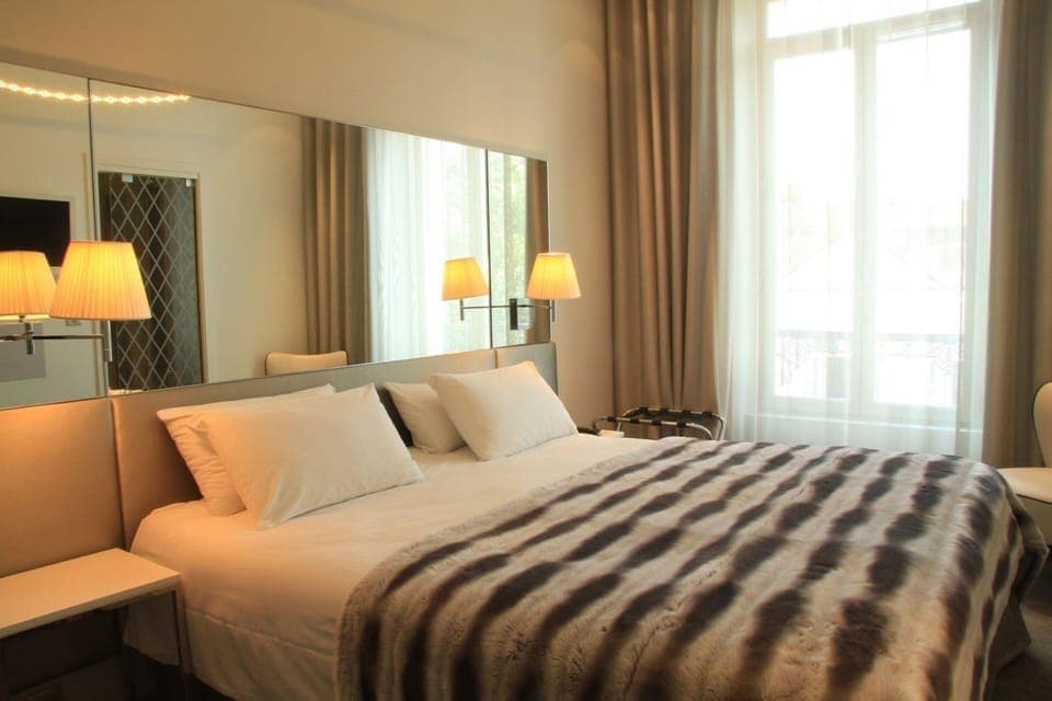 Comfort Double or Twin Room | Premium bedding, in-room safe, desk, soundproofing