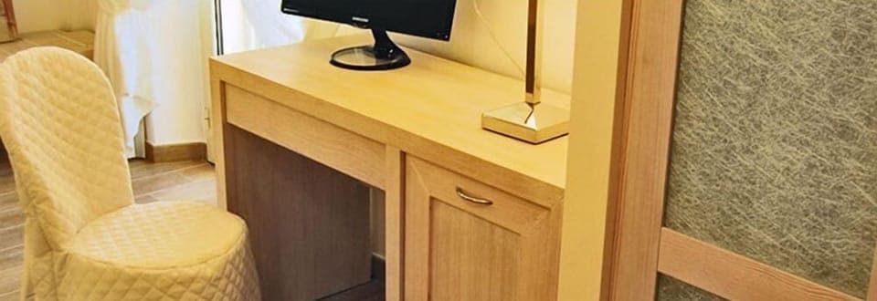 Standard Quadruple Room, Balcony | Room amenity