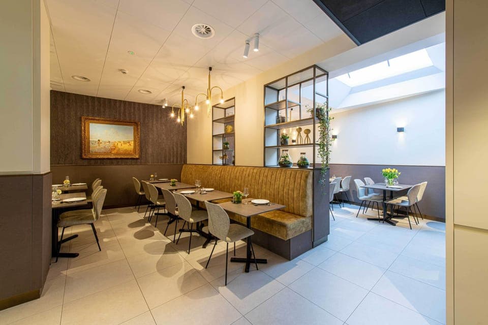 Breakfast, lunch, dinner served; Belgian cuisine 