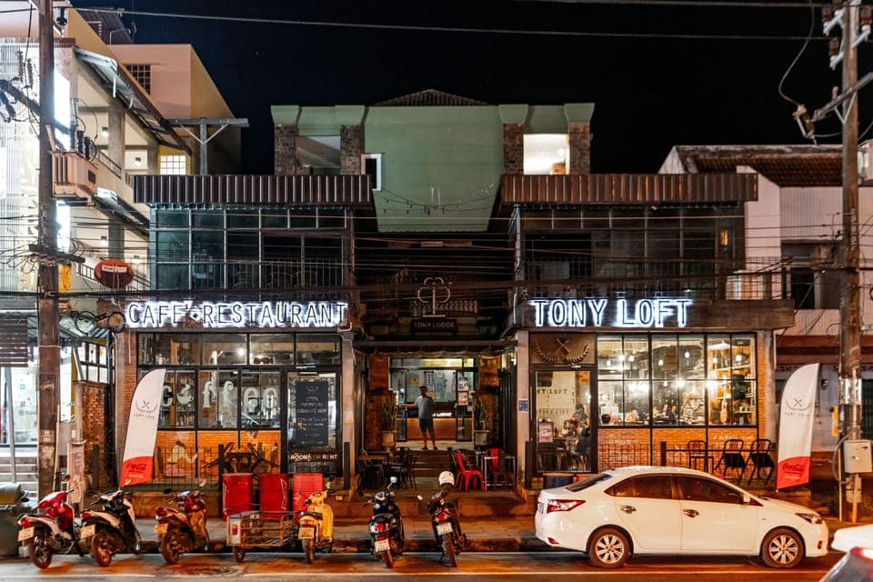 In-room safe, free WiFi, bed sheets