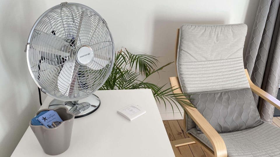 Business Apartment, 2 Bedrooms, Kitchen, Sea View | 2 bedrooms, premium bedding, individually decorated