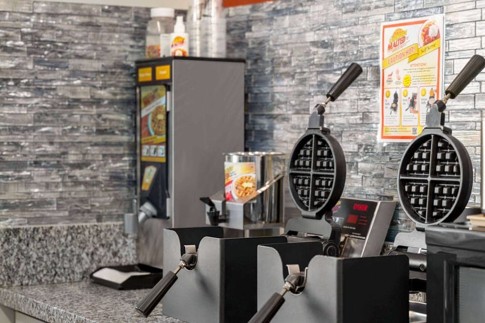 Free daily continental breakfast