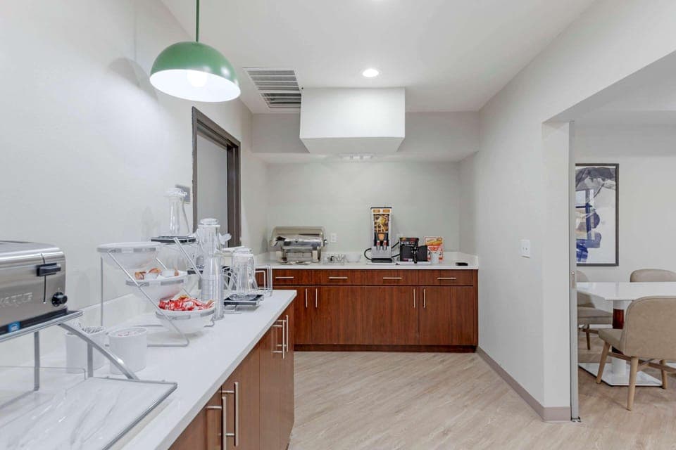 Free daily buffet breakfast