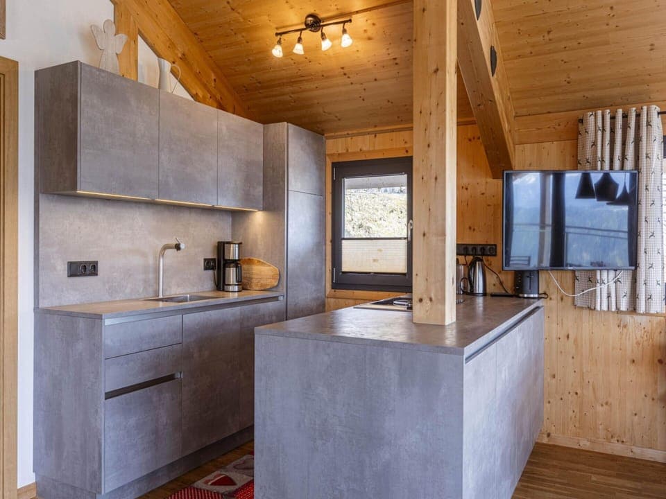 Chalet | Private kitchen | Cookware/dishes/utensils