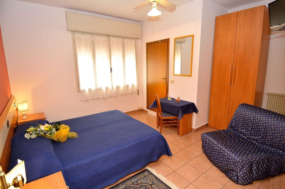 Double or Twin Room, 2 Bedrooms | Desk, free WiFi, bed sheets