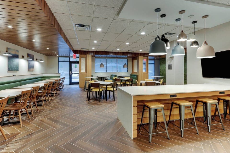 Free daily continental breakfast