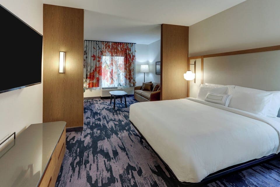 Suite, 1 King Bed with Sofa bed | Premium bedding, in-room safe, desk, laptop workspace