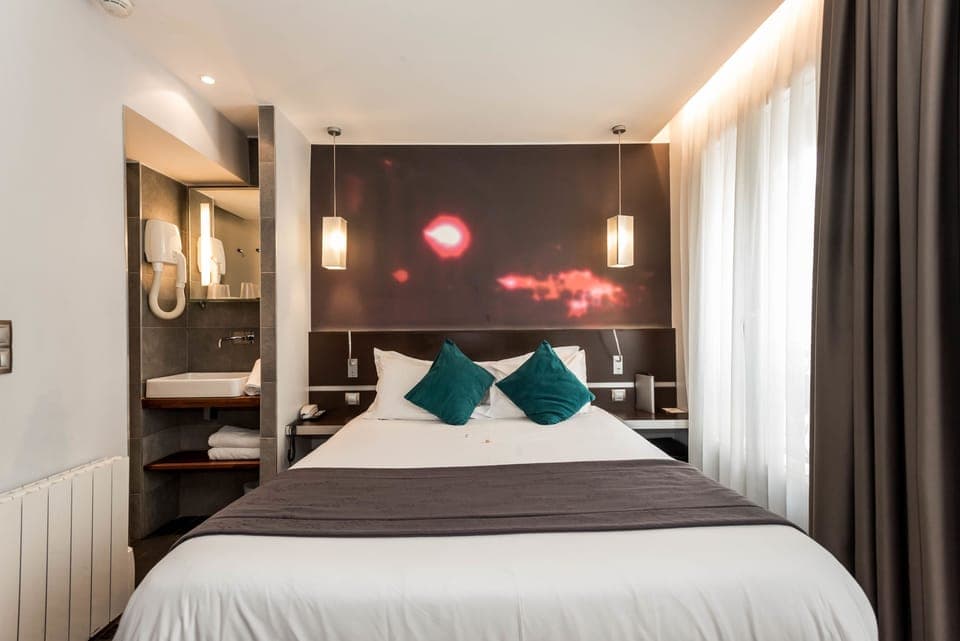 Premium bedding, in-room safe, individually decorated, desk