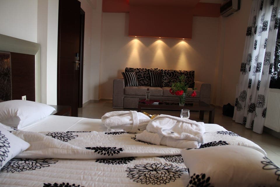 Double Room | In-room safe, free WiFi, bed sheets