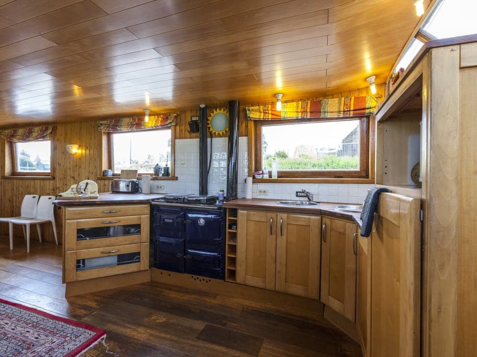 Mobile Home | Private kitchen | Highchair