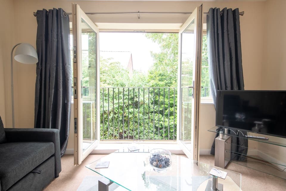 Apartment, Private Bathroom | Lounge