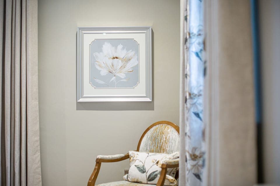 Manor Four Poster | Hypo-allergenic bedding, in-room safe, individually decorated