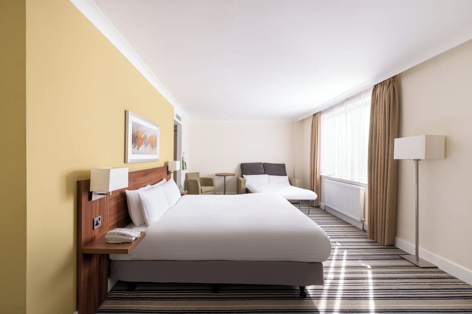 Premium Room, 1 King Bed with Sofa bed | In-room safe, desk, soundproofing, iron/ironing board