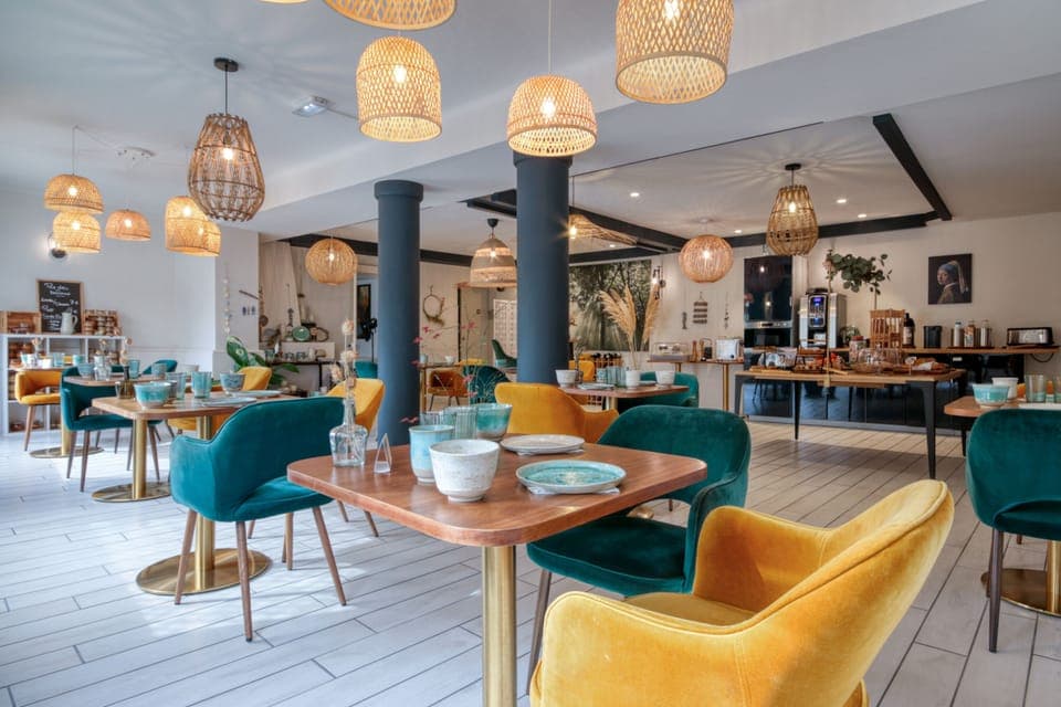 Daily buffet breakfast (EUR 16 per person)