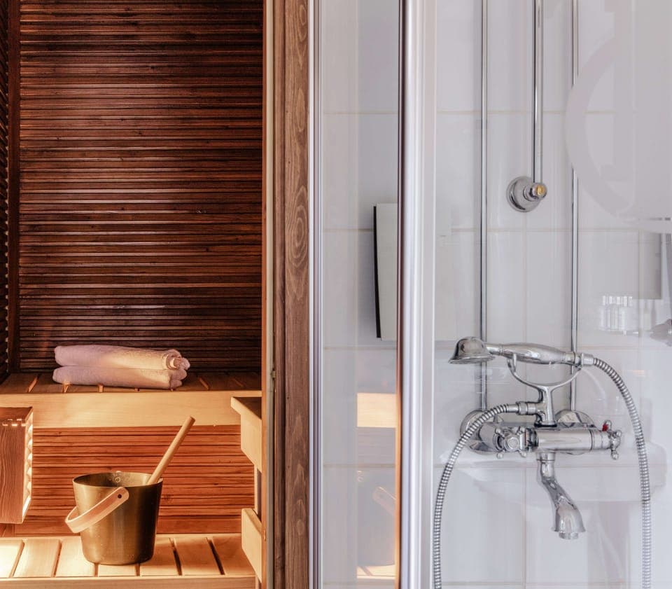 Free toiletries, hair dryer, bidet, towels