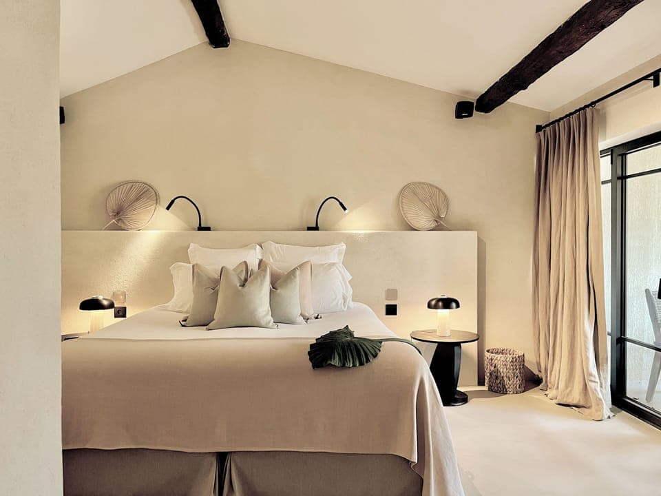 Suite, 1 King Bed, Mountain View | Premium bedding, minibar, individually decorated, individually furnished