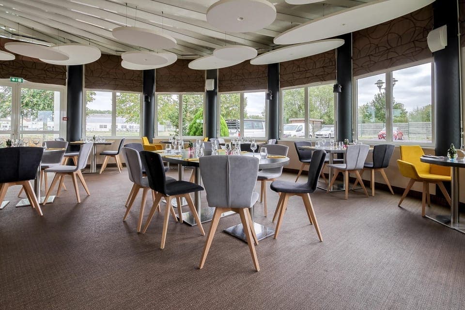 Lunch and dinner served, local cuisine