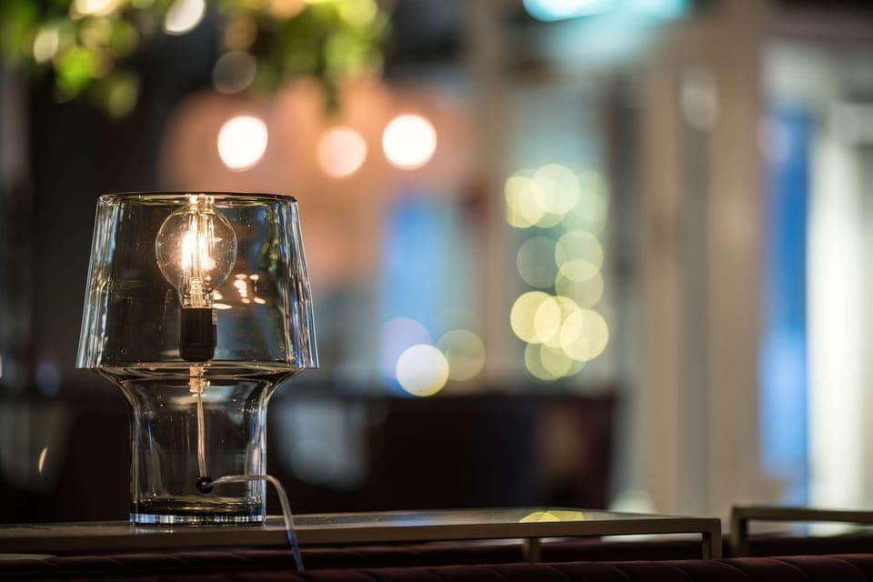 Breakfast and dinner served, local cuisine