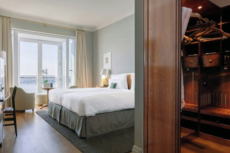 1 bedroom, premium bedding, pillowtop beds, minibar