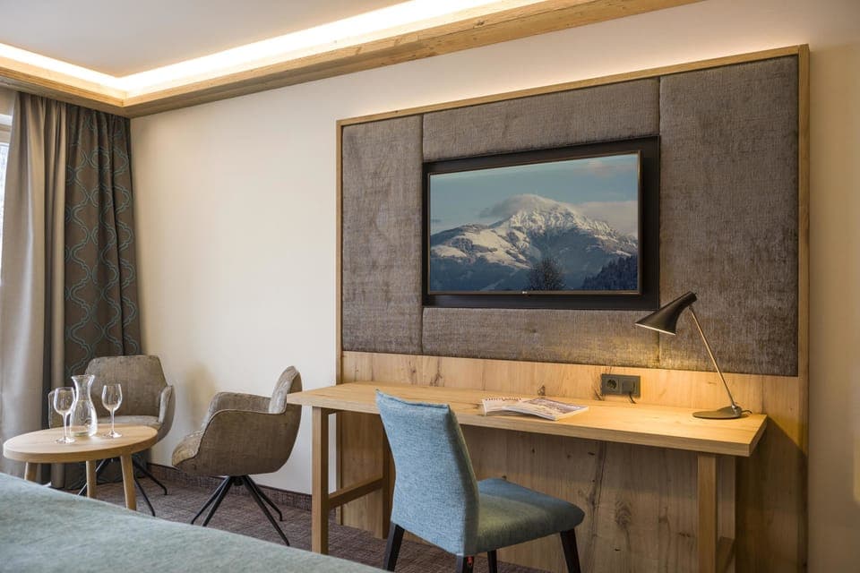 Premium Single Room, 1 Large Twin Bed, Balcony, Mountain View | Egyptian cotton sheets, premium bedding, down comforters, in-room safe