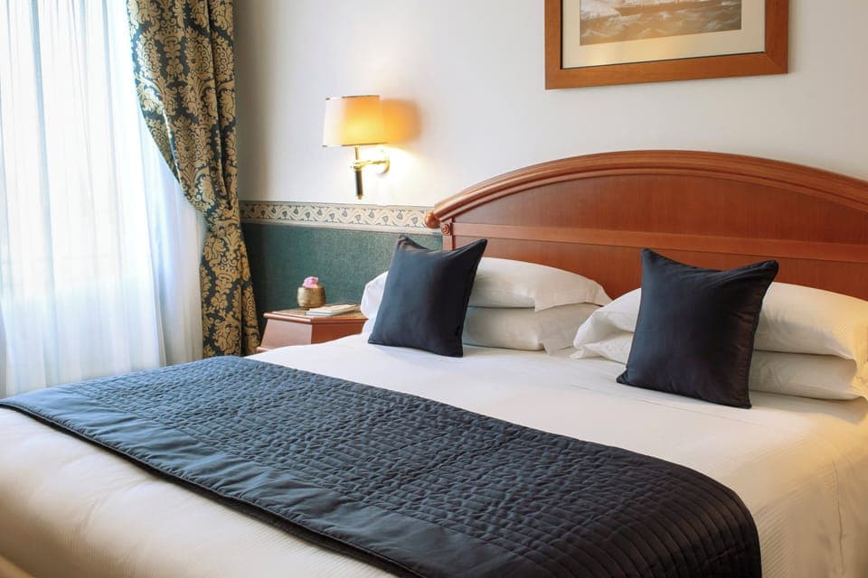 Double or Twin Room | In-room safe, desk, blackout drapes, soundproofing