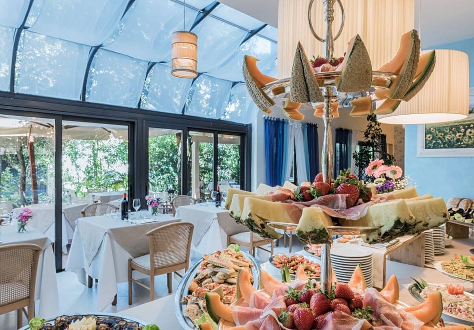 Breakfast, lunch, dinner served; garden views