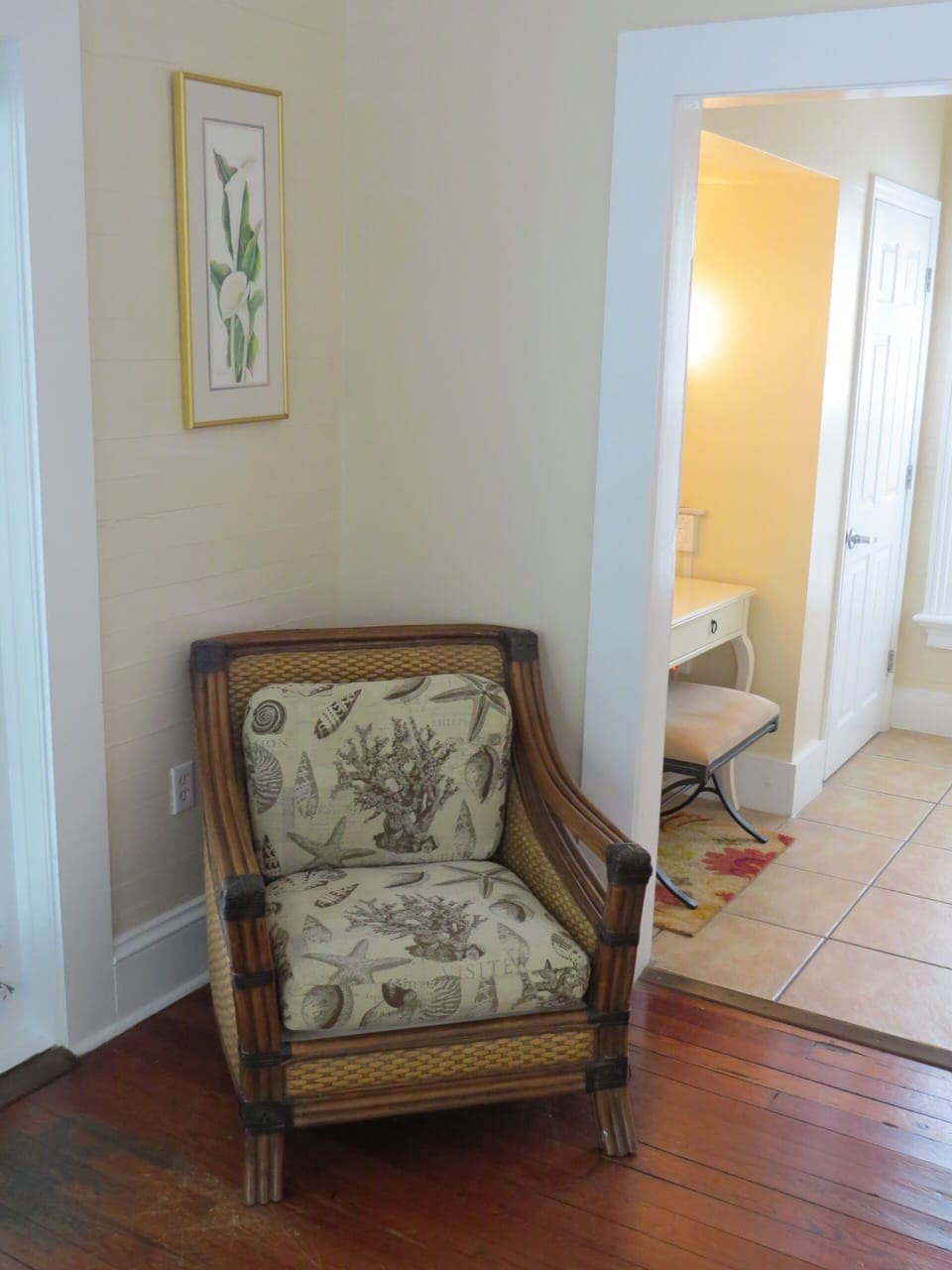 Suite, 1 King Bed (Alligator Suite 104) | In-room safe, individually decorated, individually furnished