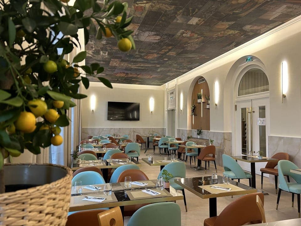 Lunch and dinner served, French cuisine