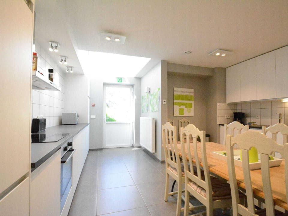 House | Private kitchen | Fridge, microwave, oven, stovetop