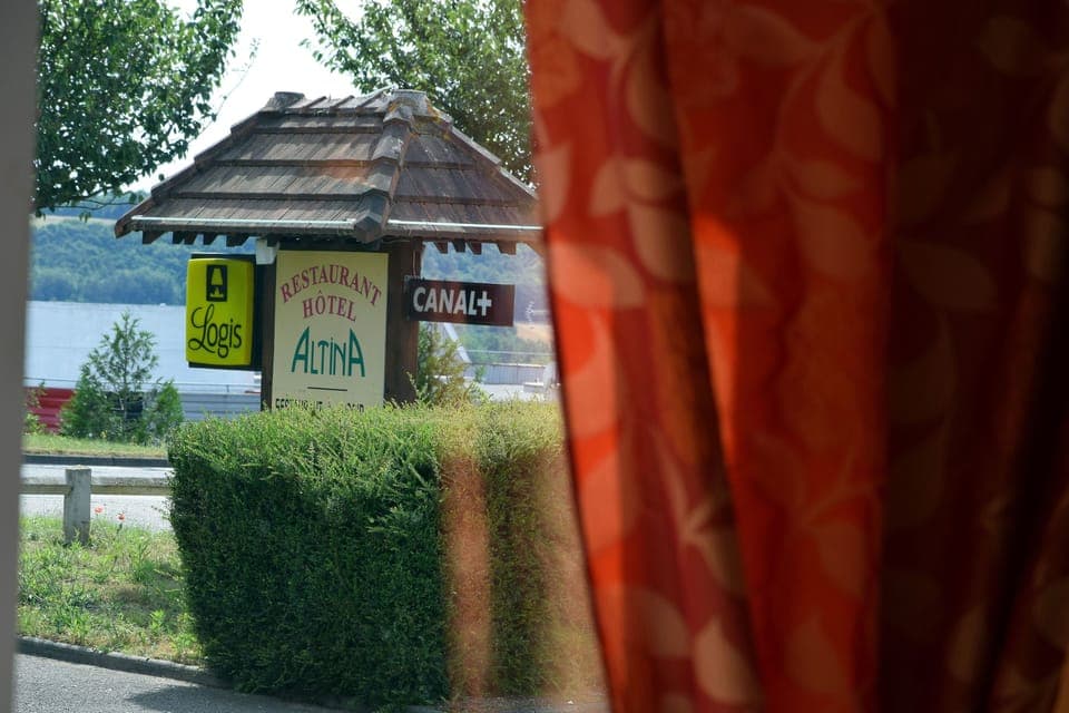 Lunch and dinner served, French cuisine