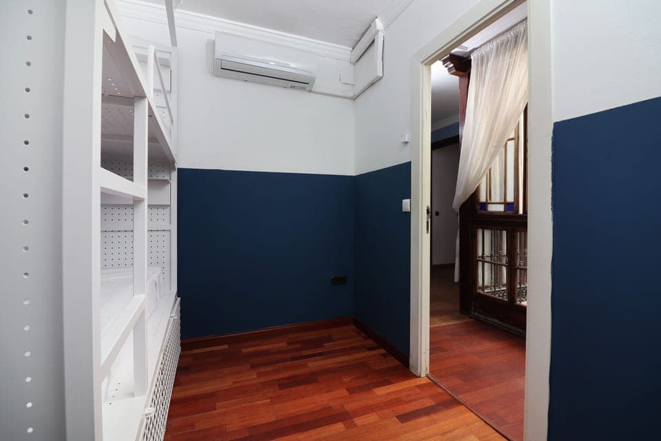 Shared Dormitory, Mixed Dorm, Shared Bathroom (1 bed in a dormitory up to 4 people) | Individually decorated, individually furnished, free WiFi, bed sheets