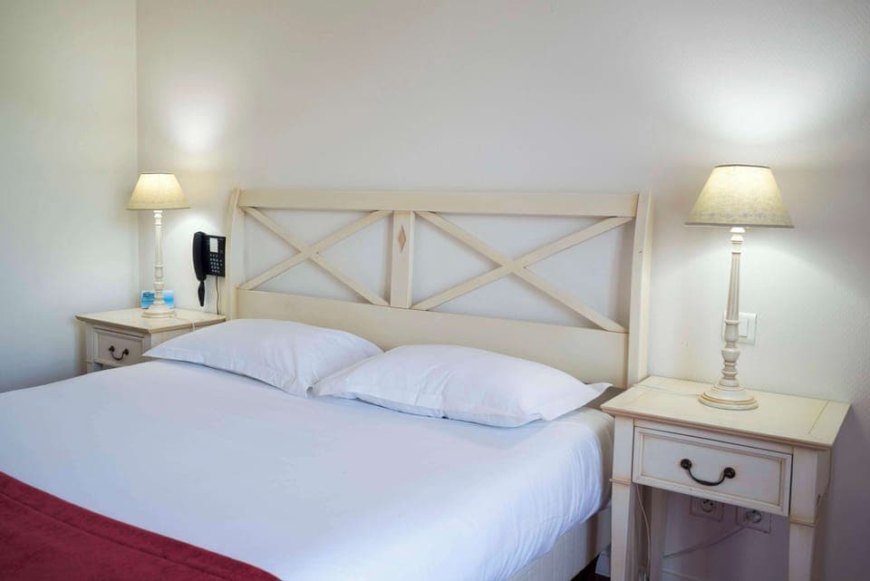 Standard Double Room | Desk, soundproofing, free WiFi, bed sheets