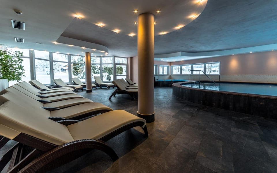 Sauna, Turkish bath, body treatments, body wraps, body scrubs, facials