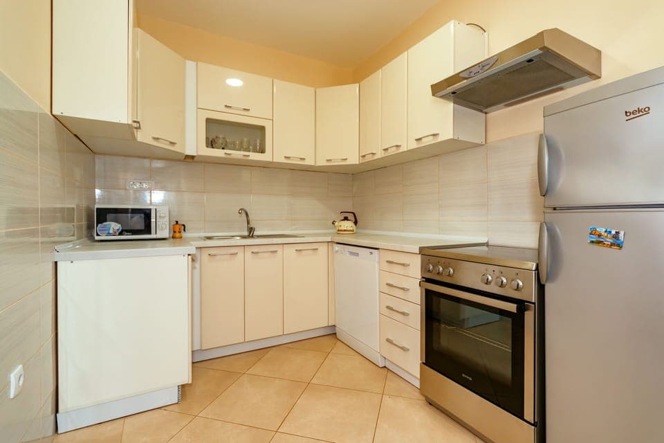 Family House, 3 Bedrooms | Private kitchen | Full-size fridge, oven, stovetop, dishwasher