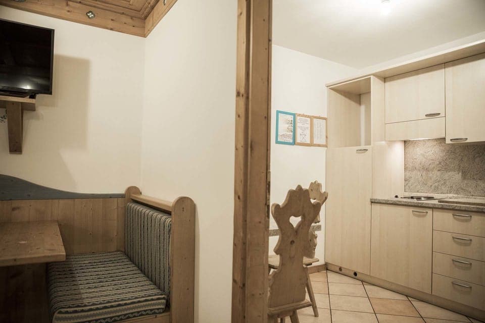 Superior Apartment, 2 Bedrooms, Kitchen, Mountain View | In-room safe, free WiFi