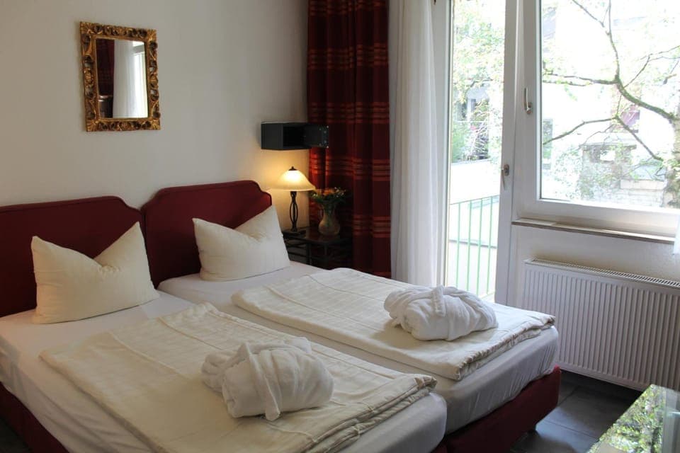 Premium bedding, in-room safe, desk, iron/ironing board