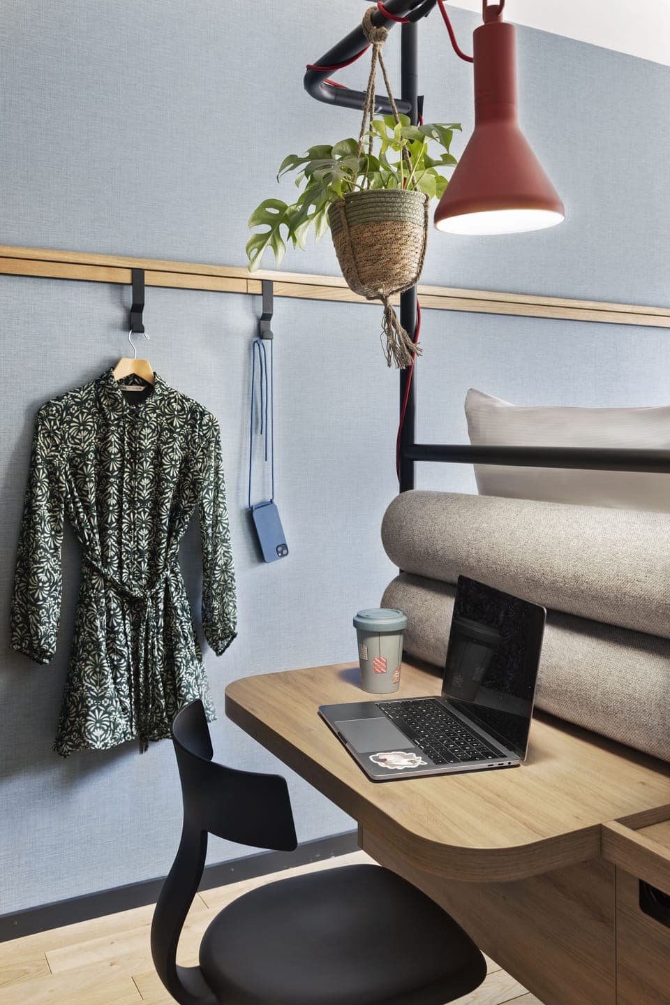 Hypo-allergenic bedding, in-room safe, free WiFi, bed sheets