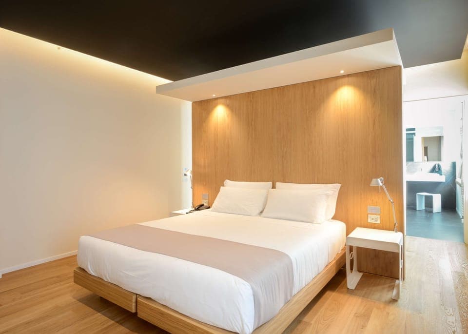 Superior Room, 1 Queen Bed | Hypo-allergenic bedding, minibar, in-room safe, desk